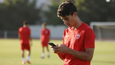 Nottingham Forest are linked with a late transfer for Everton's James Garner, a player England manager Thomas Tuchel has...